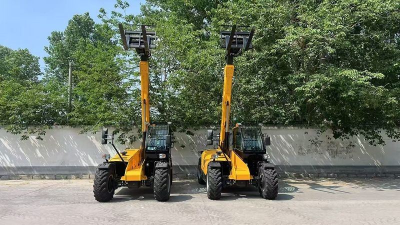 Four-wheel Drive Telescopic Arm Forklift high quality
